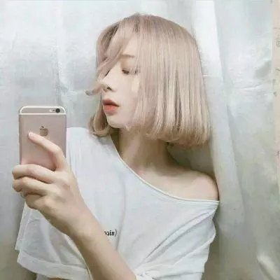 女机械人